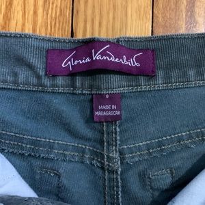 Gray Bootleg 👢 Corduroys : Perfect for Fall